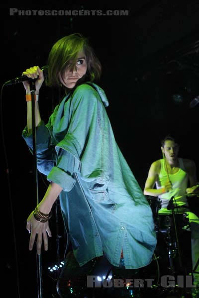 YELLE - 2010-12-02 - PARIS - La Fleche d'Or - 